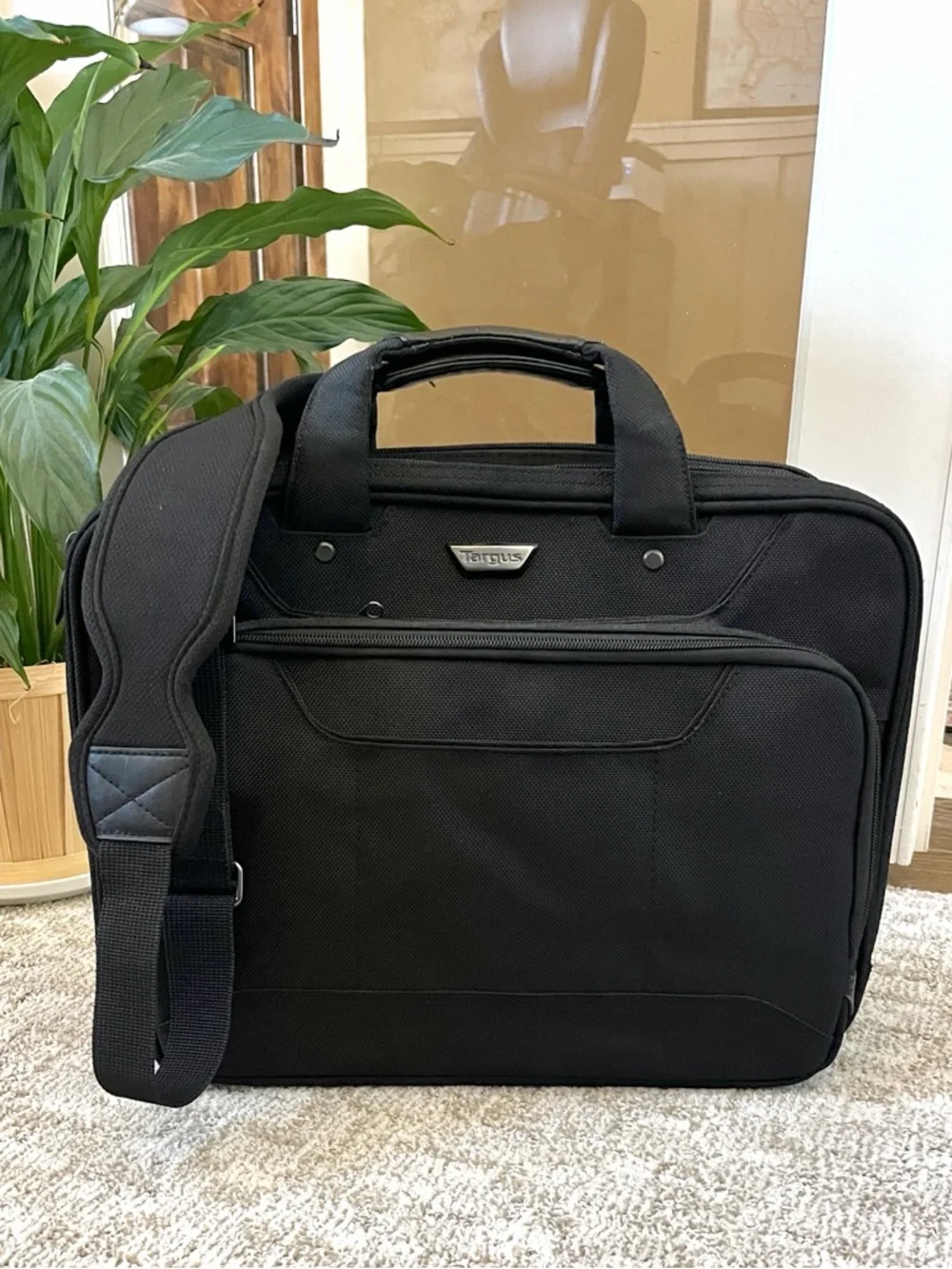 Targus Corporate Traveler Black Laptop Briefcase Bag —14-Inch